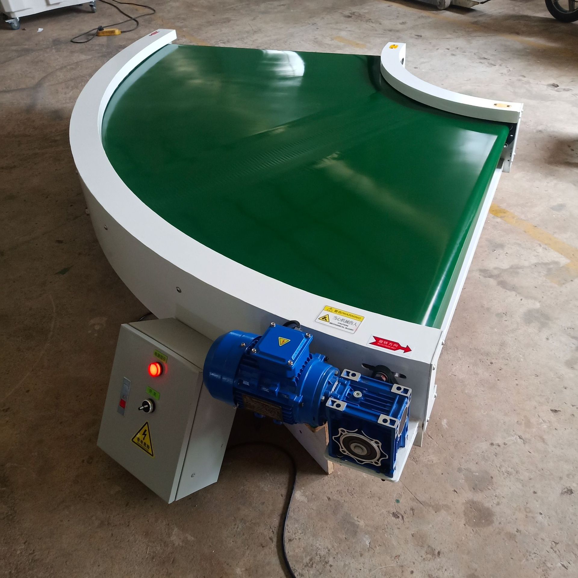 90度綠色皮帶轉(zhuǎn)彎機